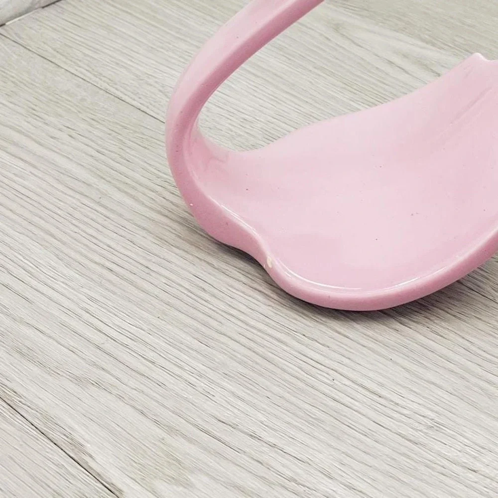 Vintage Pink Ceramic Swan: Towel, Trinket, or‎ Soap Dish